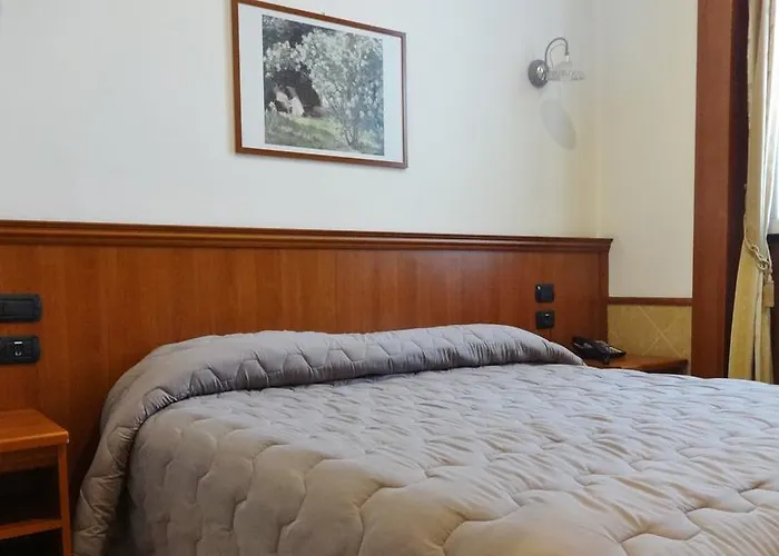 Ξενοδοχείο Astrid 2*